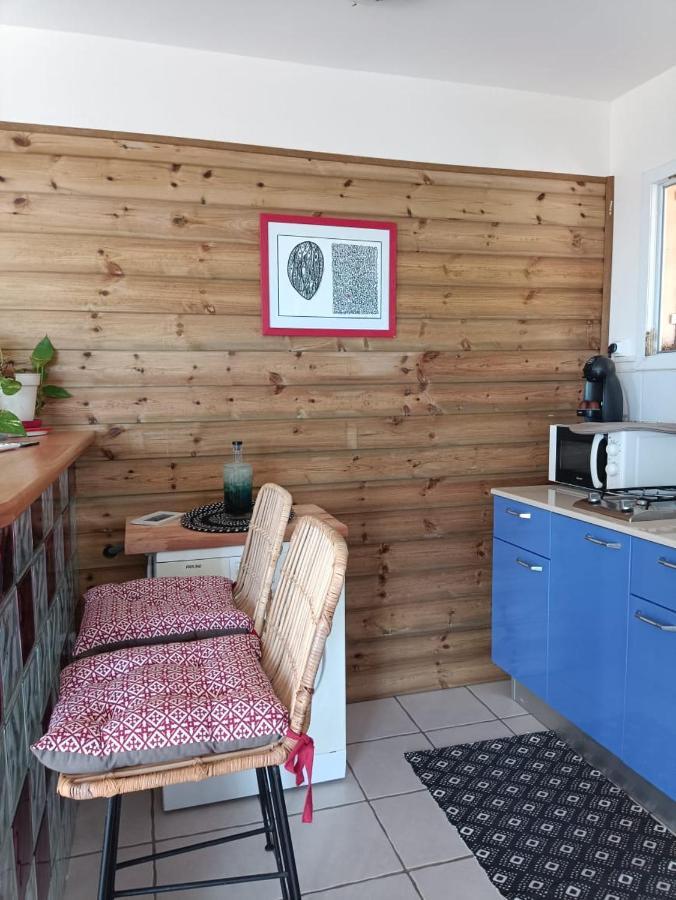 Grand Studio En Bas De Villa Avec Vue Sur Mer Au Carbet Le Carbet Eksteriør billede